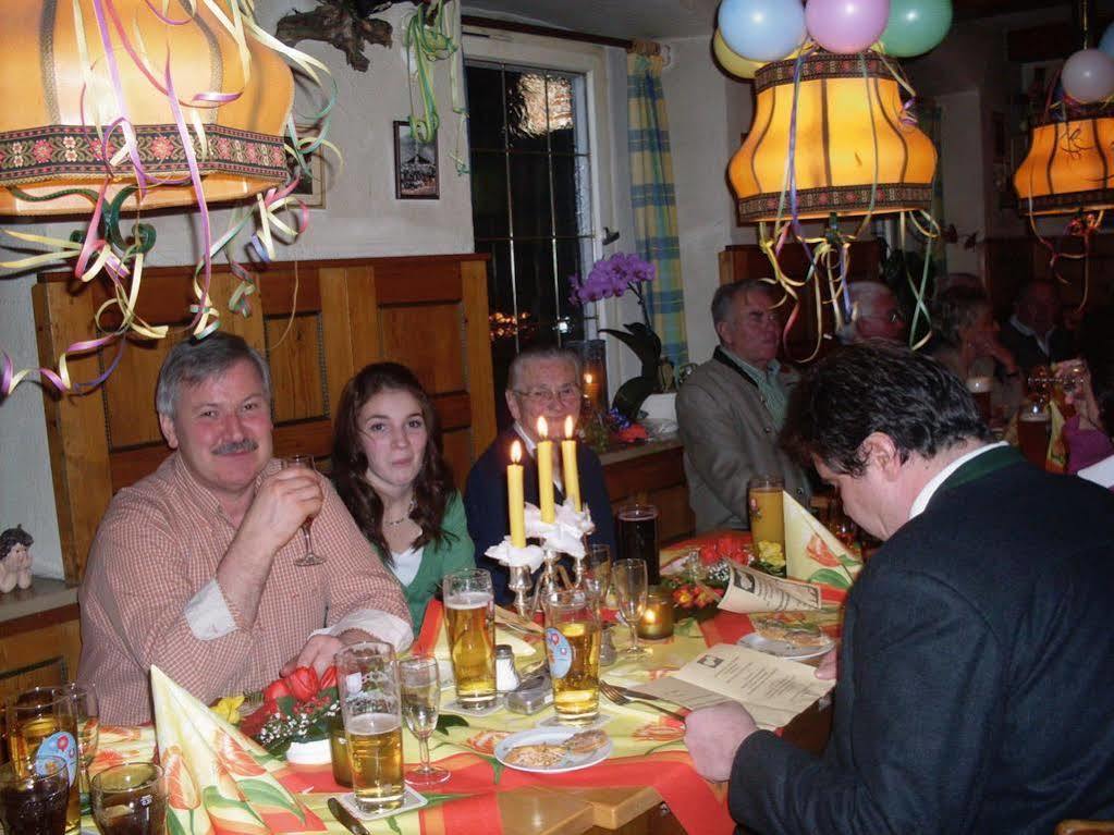 Landgasthof Kirchmayer Farchant Exteriör bild