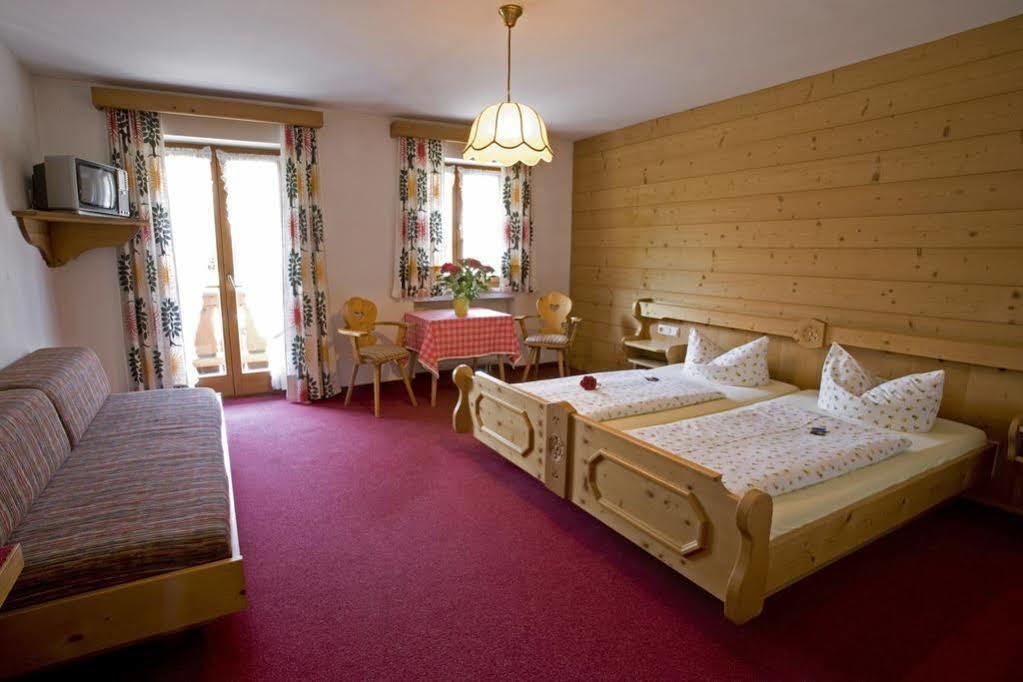 Landgasthof Kirchmayer Farchant Exteriör bild