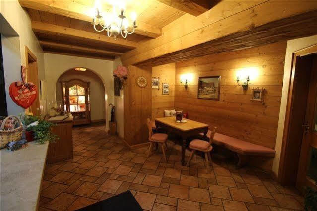 Landgasthof Kirchmayer Farchant Exteriör bild