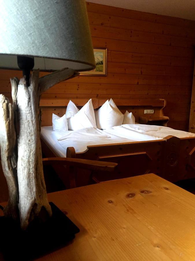 Landgasthof Kirchmayer Farchant Exteriör bild