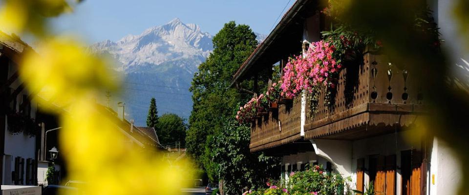 Landgasthof Kirchmayer Farchant Exteriör bild